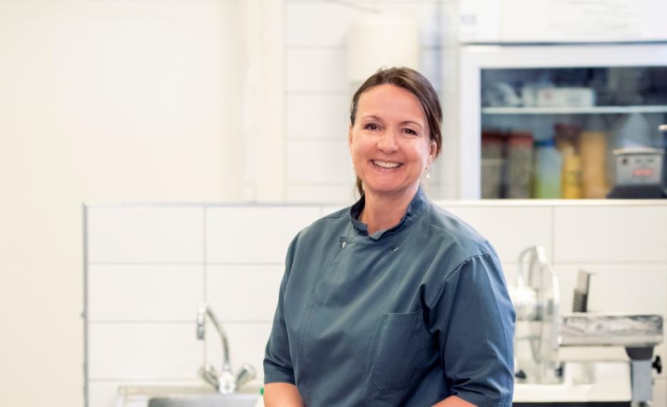 Køkkenchef Nina Rossi i køkkenet